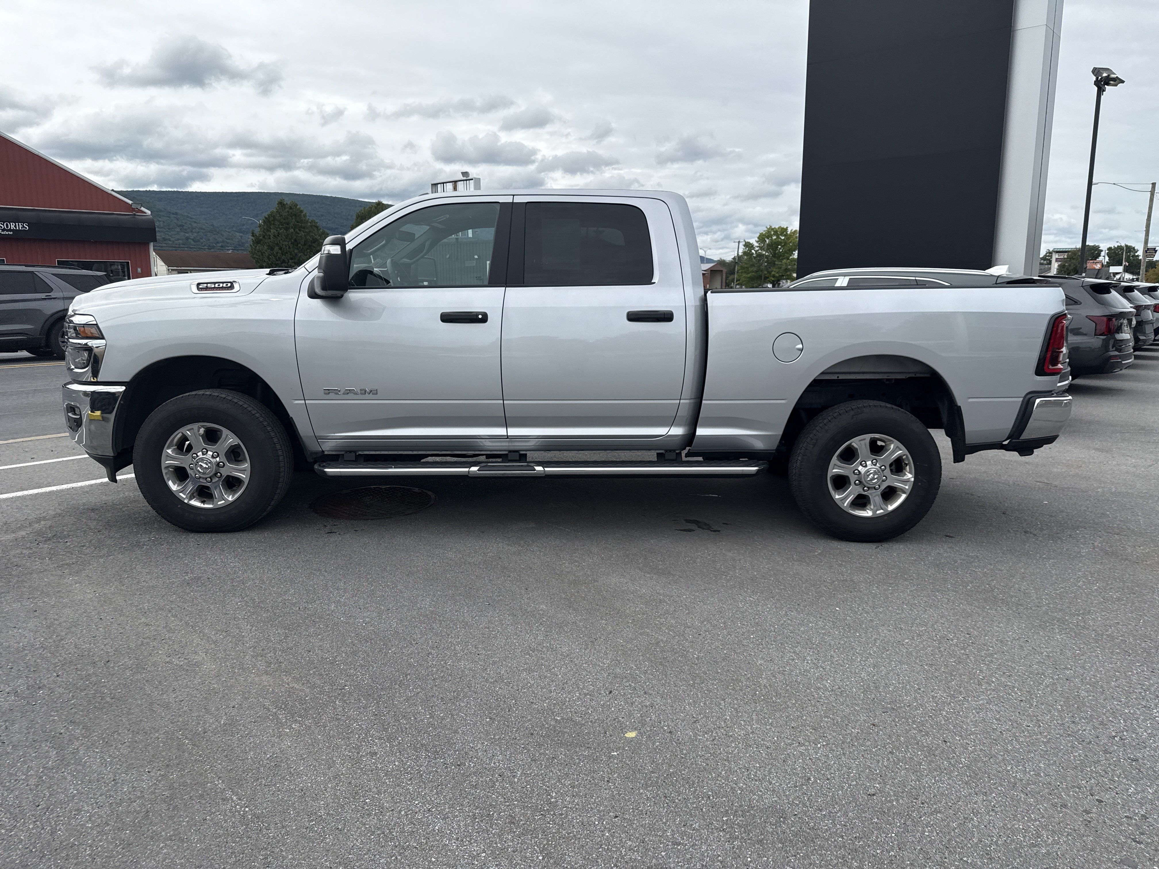 Used 2026 RAM 2500 Big Horn AWD/4WD image 7