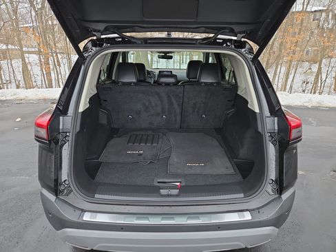 Used 2022 Nissan Rogue SV w/ SV Premium Package image 9