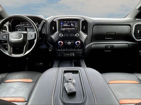 Used 2021 GMC Sierra 1500 AT4 w/ AT4 Preferred Package AWD/4WD image 8