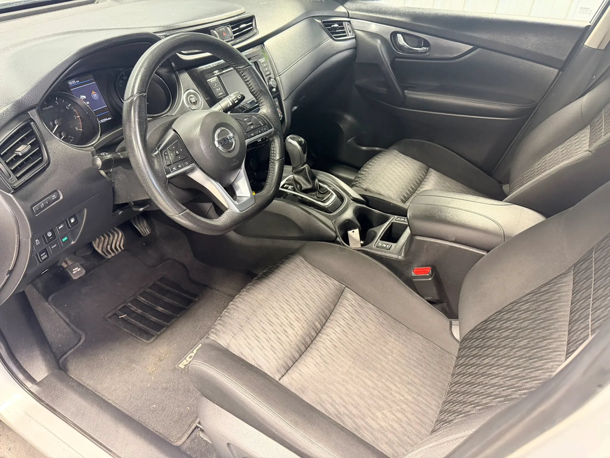 Used 2020 Nissan Rogue SV AWD/4WD image 7