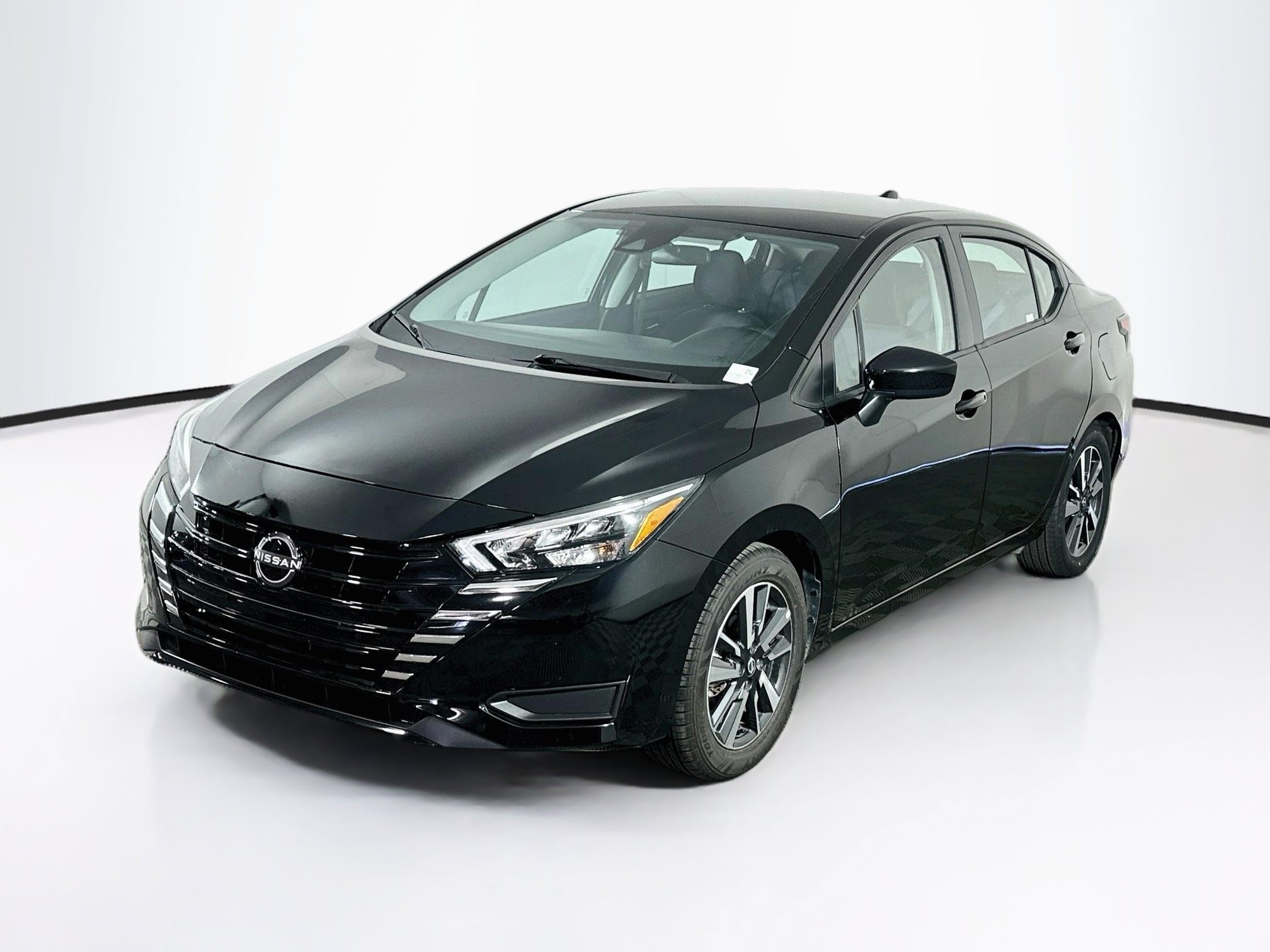 Used 2025 Nissan Versa SV FWD image 3