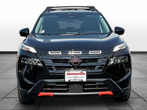 Certified 2026 Nissan Rogue SV AWD/4WD image 2