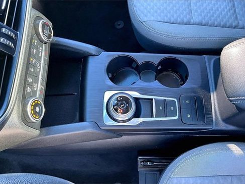 Used 2020 Ford Escape SE image 18