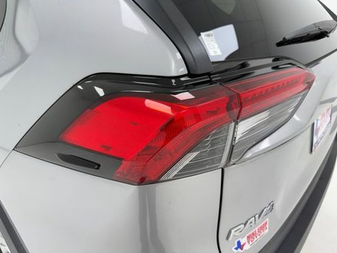 Used 2020 Toyota RAV4 LE FWD image 36