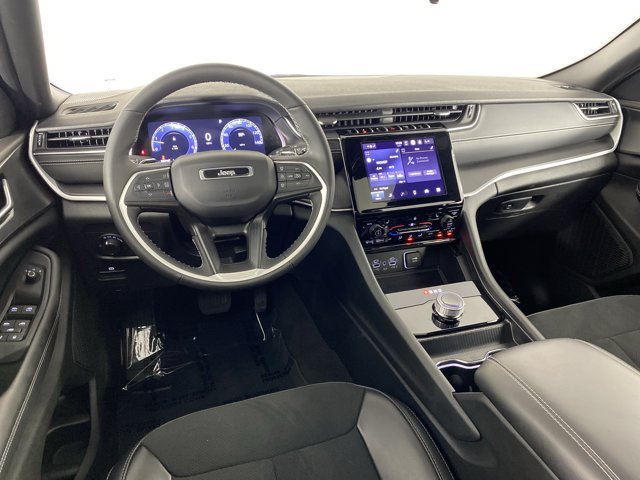 Used 2024 Jeep Grand Cherokee Altitude AWD/4WD image 19