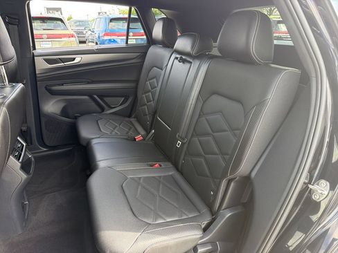 Certified 2025 Volkswagen Atlas Cross Sport SE w/ Panoramic Sunroof Package AWD/4WD image 22