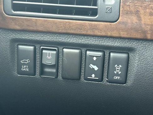 Used 2014 Nissan Armada Platinum w/ 2nd Row Captain Seat Package RWD image 32