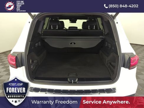 Used 2023 Mercedes-Benz GLB 250 4MATIC w/ Premium Package image 30