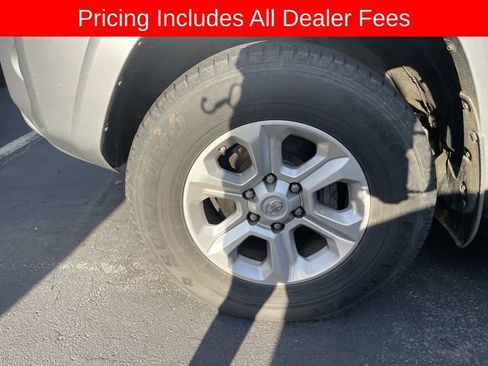 Used 2016 Toyota 4Runner SR5 Premium RWD image 2