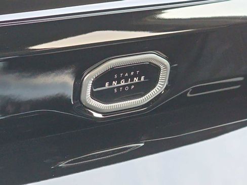 New 2026 Jeep Grand Cherokee Altitude image 23