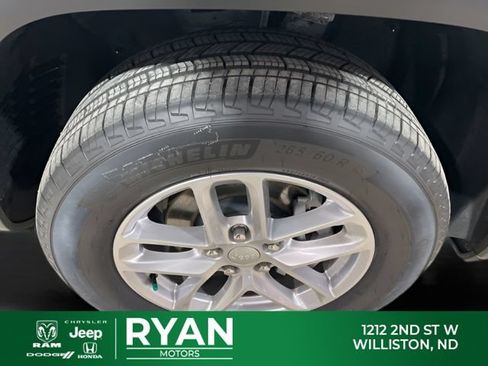 New 2026 Jeep Grand Cherokee Laredo X AWD/4WD image 17