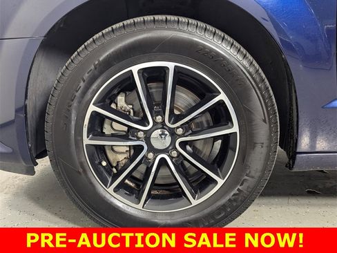 Used 2017 Dodge Grand Caravan GT image 9