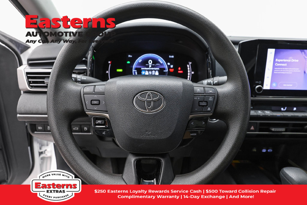 Used 2025 Toyota Camry LE FWD image 11