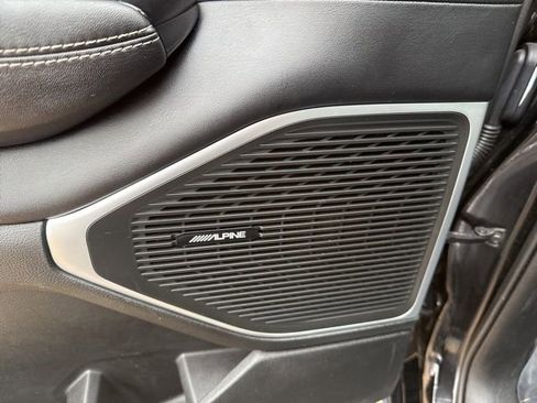 Used 2023 Jeep Wagoneer L Series II image 12