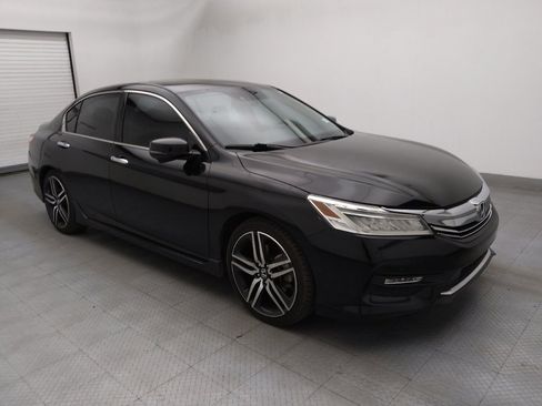 Used 2016 Honda Accord Touring image 11
