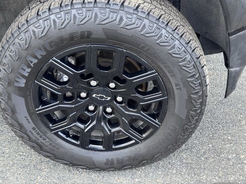 Used 2024 Chevrolet Colorado Trail Boss w/ Advanced Trailering Package image 7