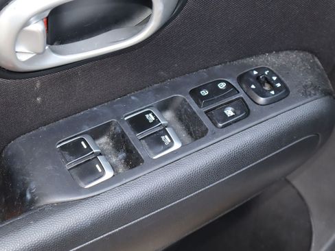 Used 2019 Kia Soul + FWD image 15