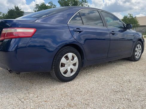 Used 2009 Toyota Camry LE image 3