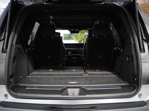 Used 2025 Cadillac Escalade Sport Platinum w/ LPO, ONYX Package image 36