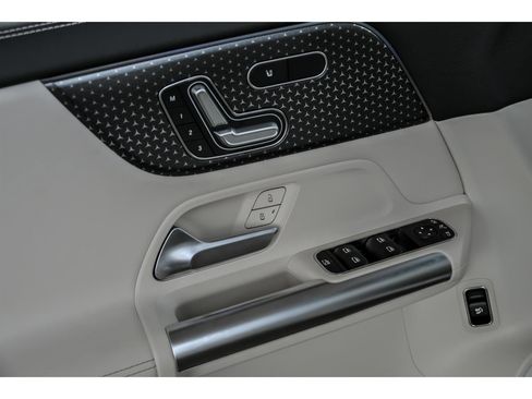 Certified 2026 Mercedes-Benz GLA 250 4MATIC image 8