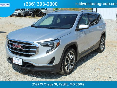 Used 2019 GMC Terrain SLT image 1