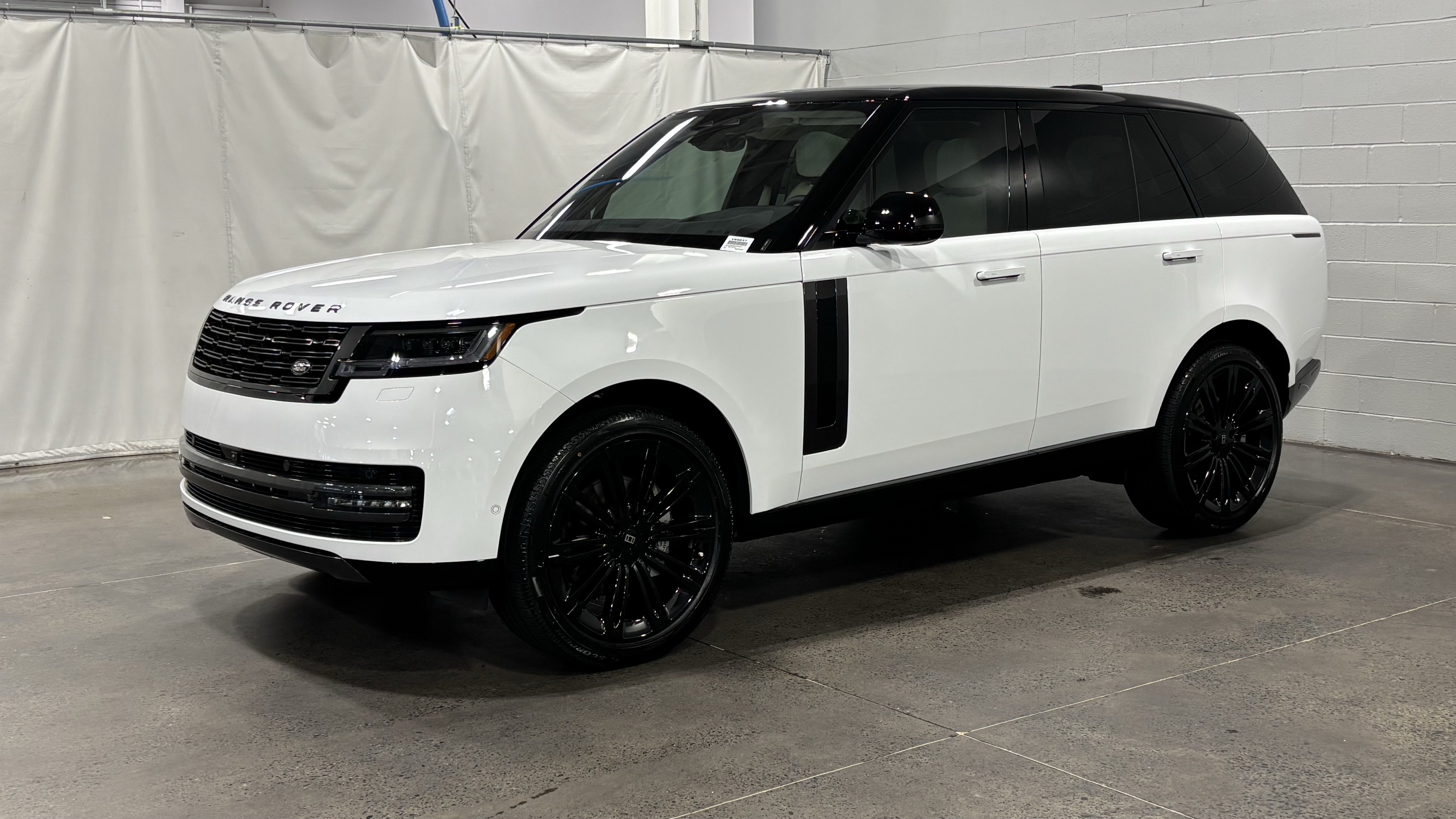 New 2027 Land Rover Range Rover SE AWD/4WD image 1