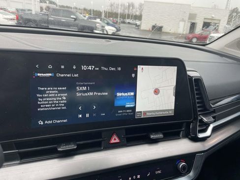 Used 2025 Kia Sportage EX w/ Premium Package image 38