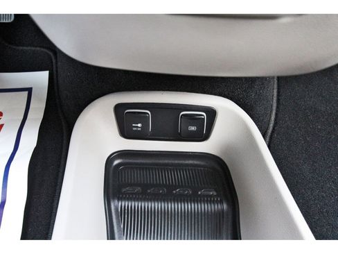 Used 2018 Chrysler Pacifica Touring Plus image 30