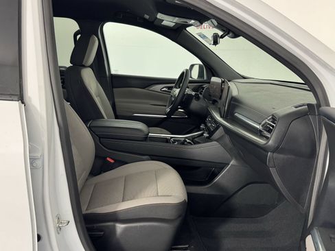 Used 2026 Chevrolet Traverse LT w/ Driver Confidence Package FWD image 22