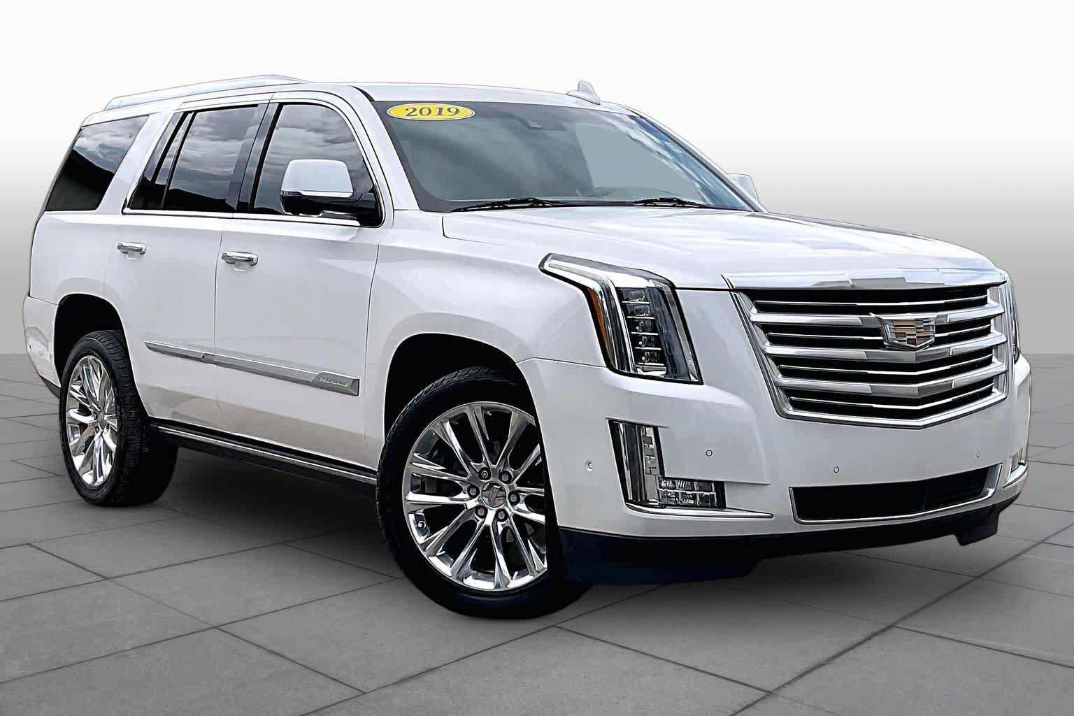 Used 2019 Cadillac Escalade Platinum RWD image 3