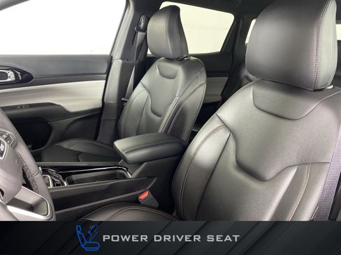Used 2024 Jeep Compass Limited AWD/4WD image 17