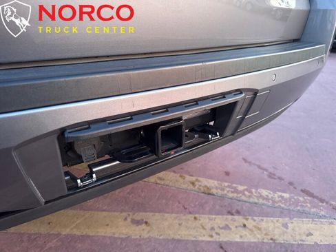 Used 2019 Cadillac Escalade ESV Luxury image 14