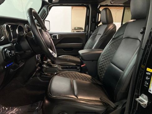 Used 2022 Jeep Wrangler Unlimited Sahara AWD/4WD image 18