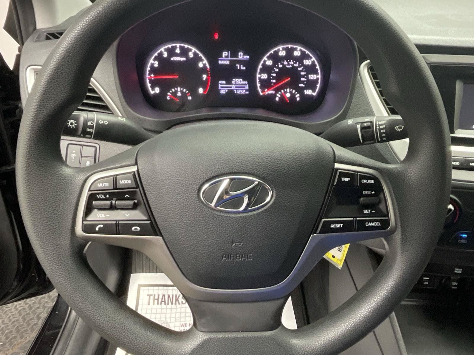 Used 2022 Hyundai Accent SE FWD image 14