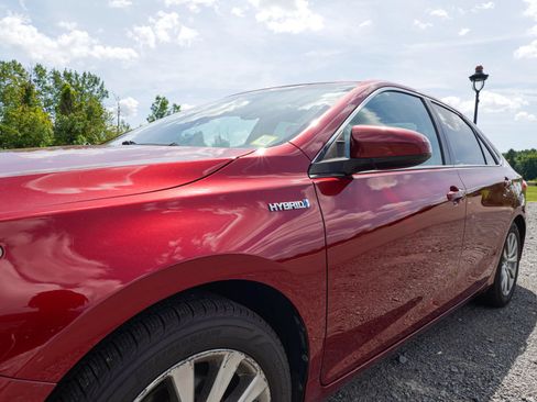 Used 2016 Toyota Corolla LE FWD image 3