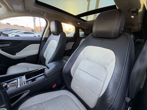 Used 2019 Jaguar F-PACE R-Sport image 11