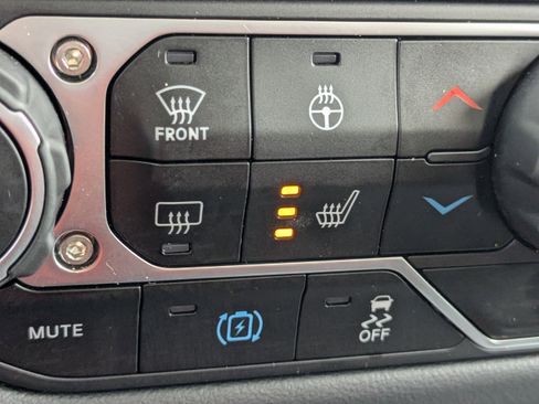 Used 2024 Jeep Wrangler Unlimited Sahara w/ Safety Group image 22