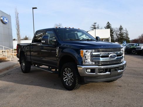 Used 2017 Ford F350 Lariat image 9