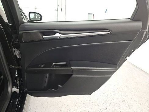 Used 2017 Ford Fusion Titanium image 32