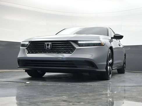 Used 2025 Honda Accord Sport image 29