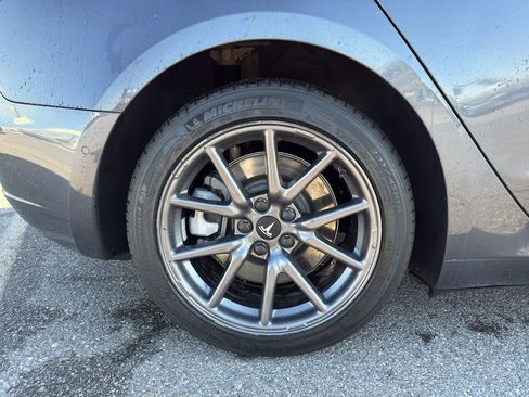 Used 2020 Tesla Model 3 Standard Range Plus image 9