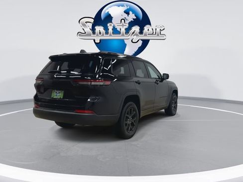 Used 2024 Jeep Grand Cherokee L Altitude image 2