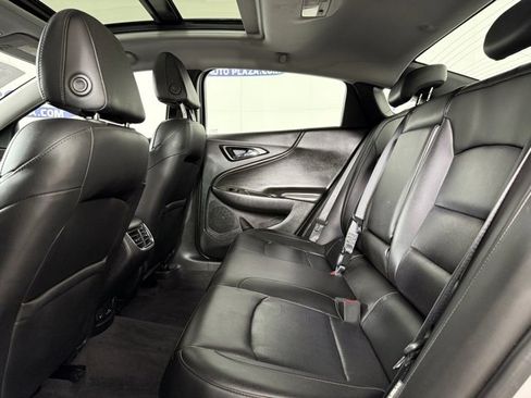 Used 2018 Chevrolet Malibu Premier w/ Premier Sun and Wheel Package image 15