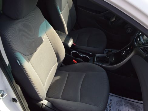 Used 2014 Hyundai Elantra SE w/ Option Group 02 FWD image 21