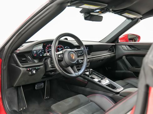 Used 2022 Porsche 911 Carrera GTS RWD image 4