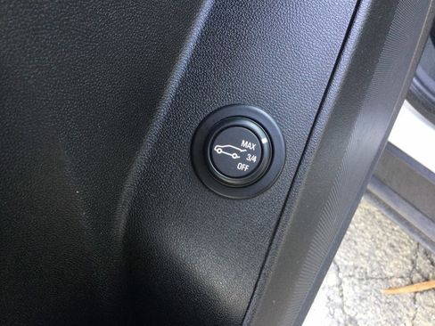 Used 2018 Chevrolet Equinox LT w/ Sun & Infotainment Package image 39