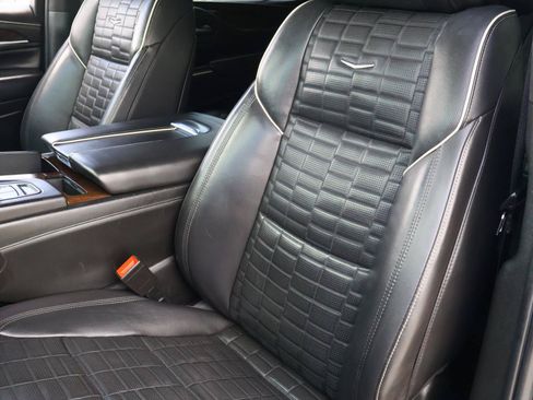 Used 2023 Cadillac Escalade ESV Sport Platinum AWD/4WD image 21