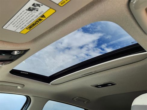 New 2025 Kia Niro EX Touring image 17