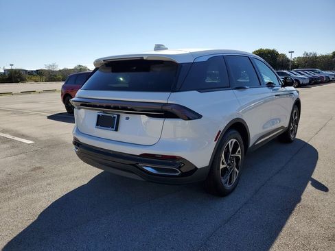 New 2026 Lincoln Nautilus Premier AWD/4WD image 4