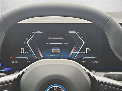 Used 2024 BMW i5 eDrive40i w/ Executive Package RWD image 11